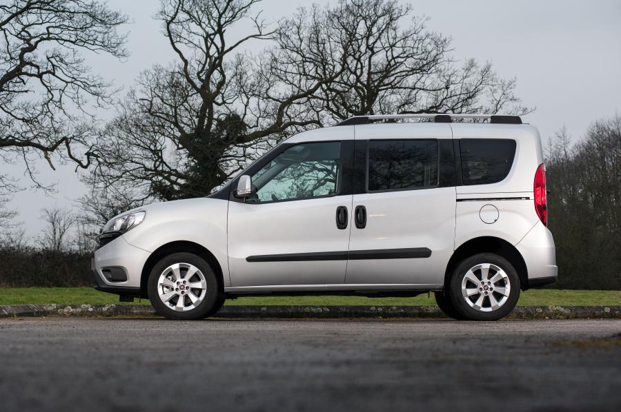  Fiat Doblo 2015 года  (UK) (фото 4 из 4)